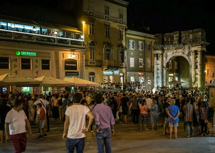 Iva Apartments&bikes Апартаменты *