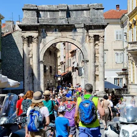 Iva Apartments&bikes * Pula