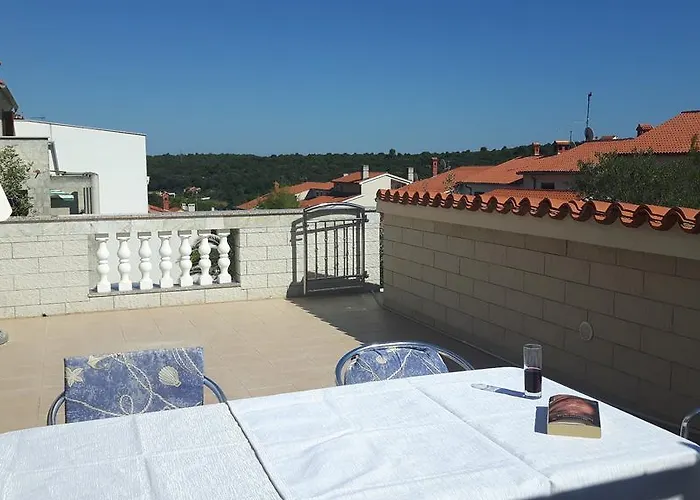 Iva Apartments&bikes דירה פולה